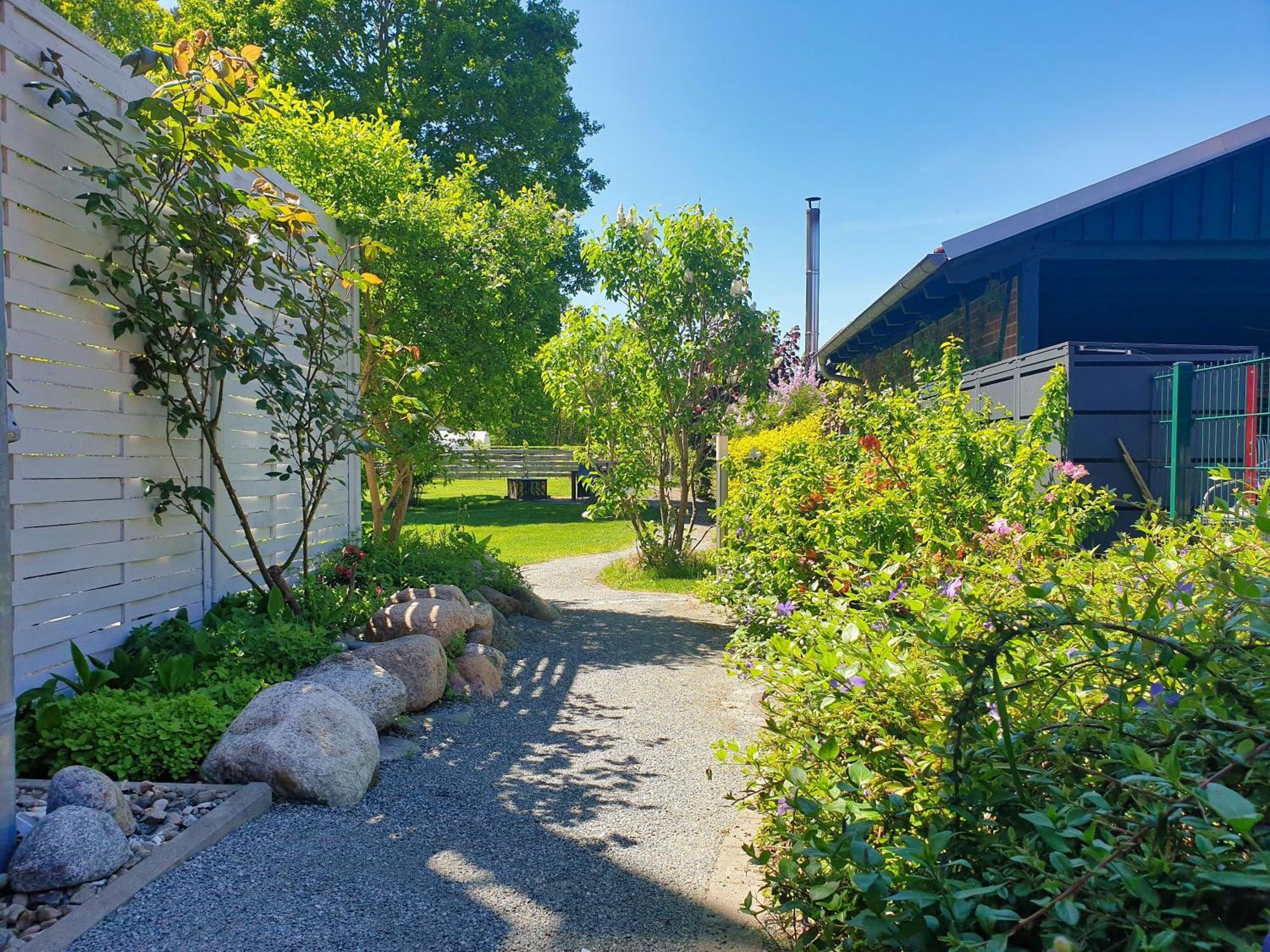 Fewo Am Wald Fewo 03 - Balkon, Gartennutzung, Sauna Glowe Exterior foto